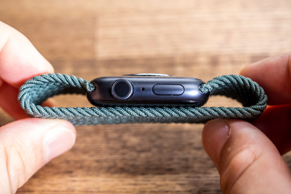 Apple純正ブレイデッドソロループの接続部分(横)