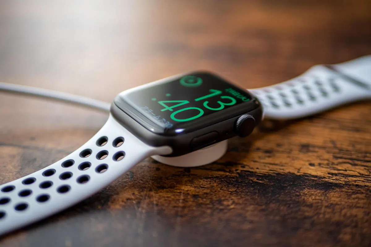 Apple Watch Nike Series 6 レビュー | 通常モデルのアップルウォッチ 