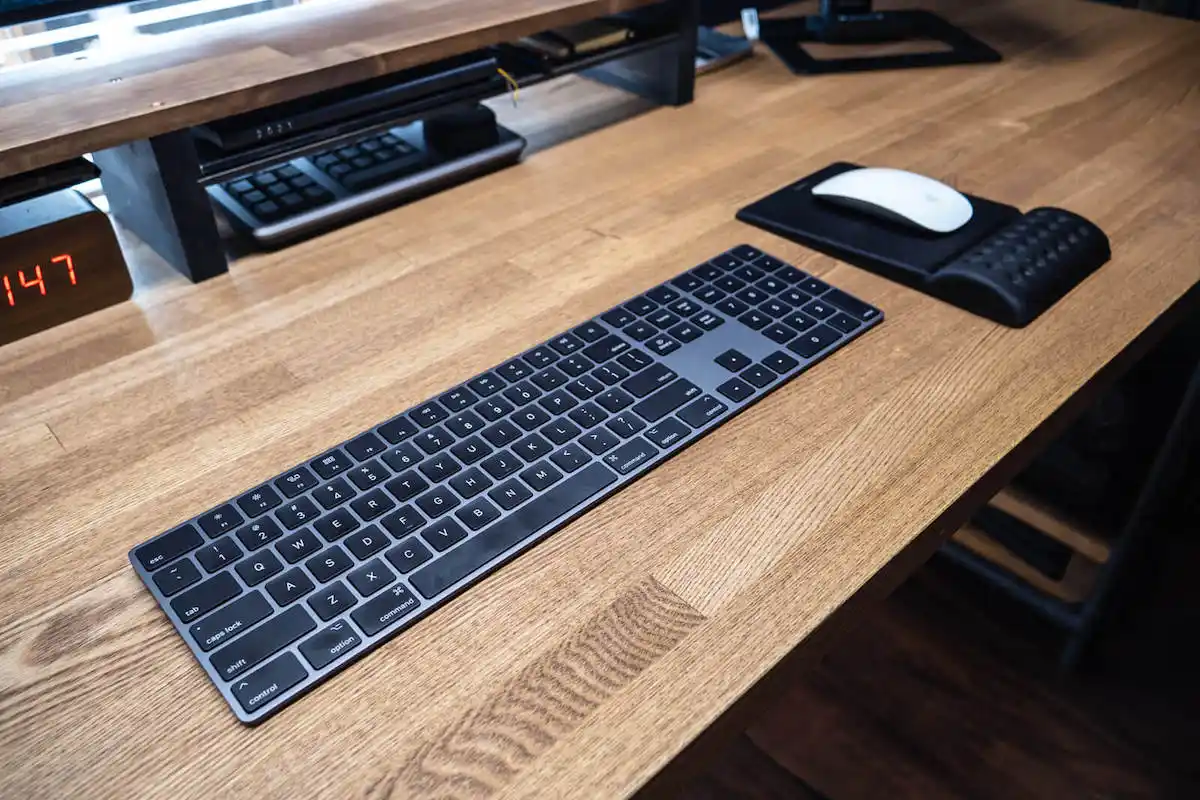Magic Keyboard(テンキー付き)- 英語(US) とMagic Mouse 2 - シルバー